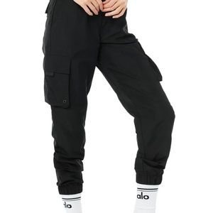 Alo Yoga Cargo It Girl Pant in Black